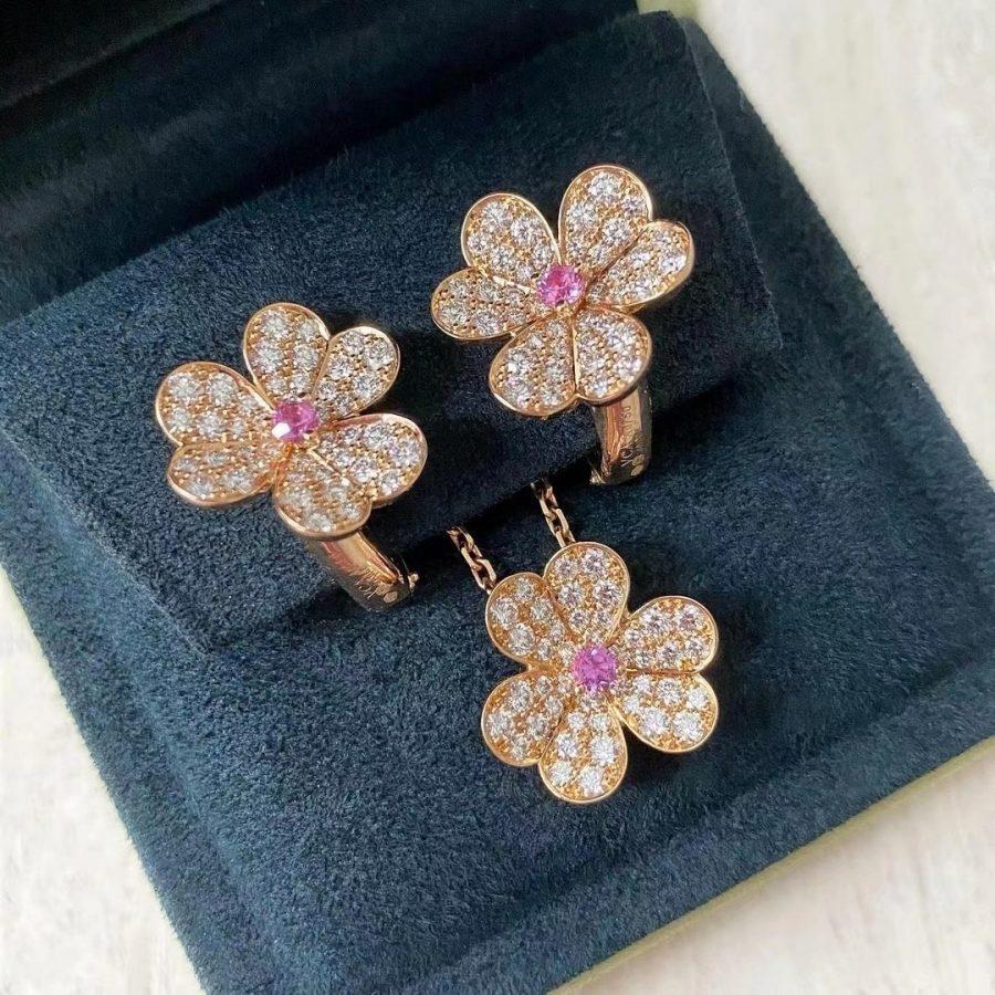 [Zalyn]PAVÉ DIAMOND BUTTERFLY CHARM NECKLACE