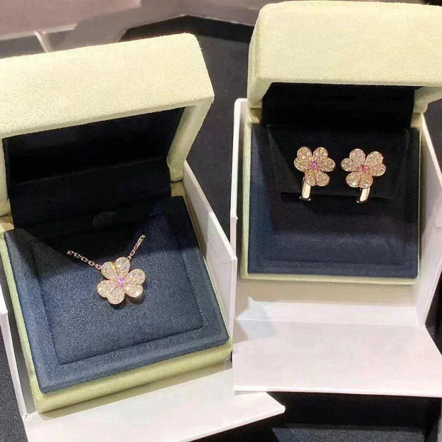 [Zalyn]PAVÉ DIAMOND BUTTERFLY CHARM NECKLACE