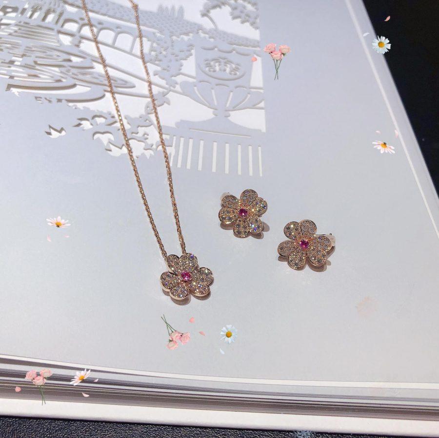 [Zalyn]PAVÉ DIAMOND BUTTERFLY CHARM NECKLACE