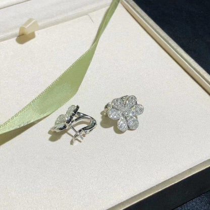 [Zalyn Jewelry ]FRIVOLE SILVER FLOWER DIAMOND EARRINGS
