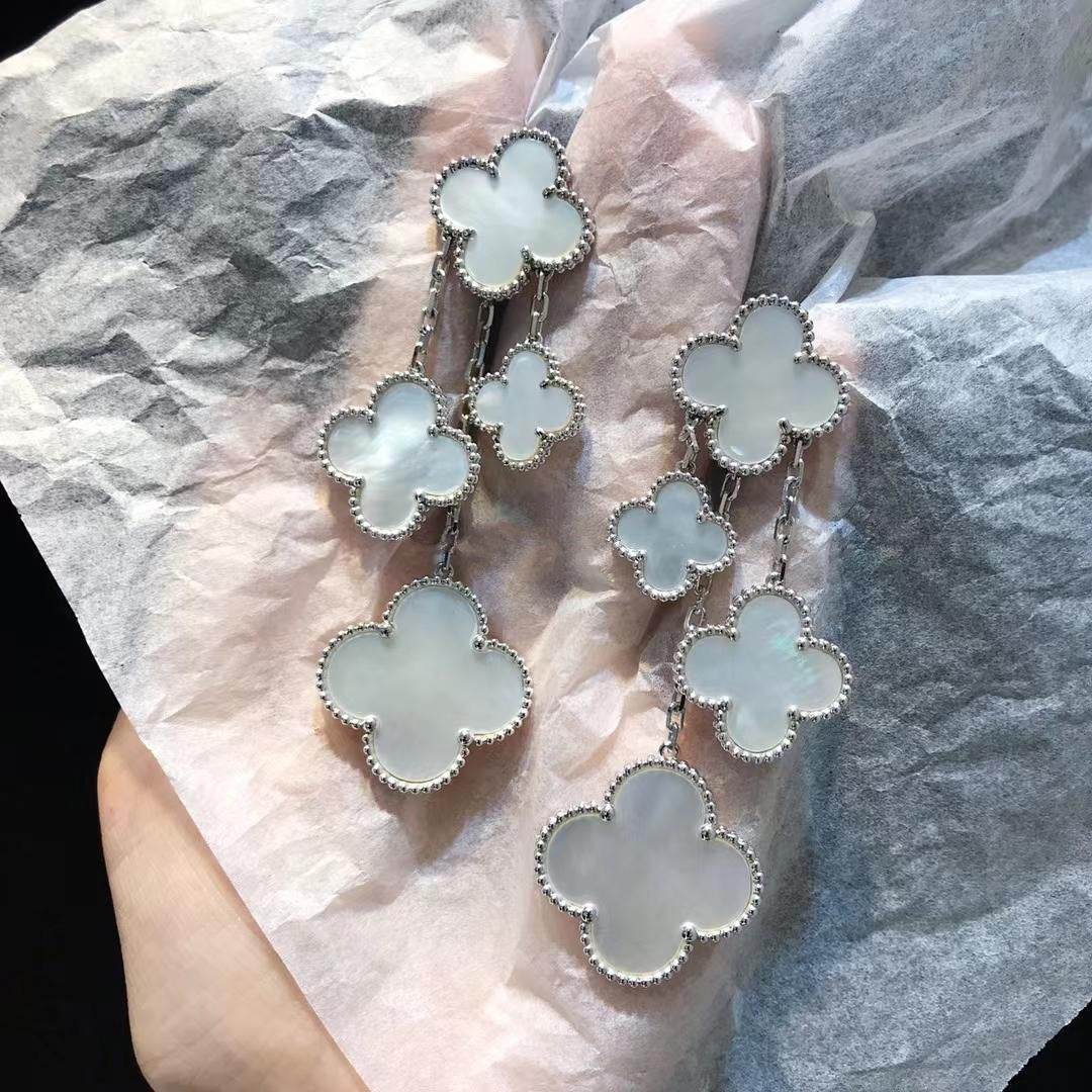 [Zalyn Jewelry ]CLOVER EARRINGS WHITE MOP 4 MOTIFS SILVER