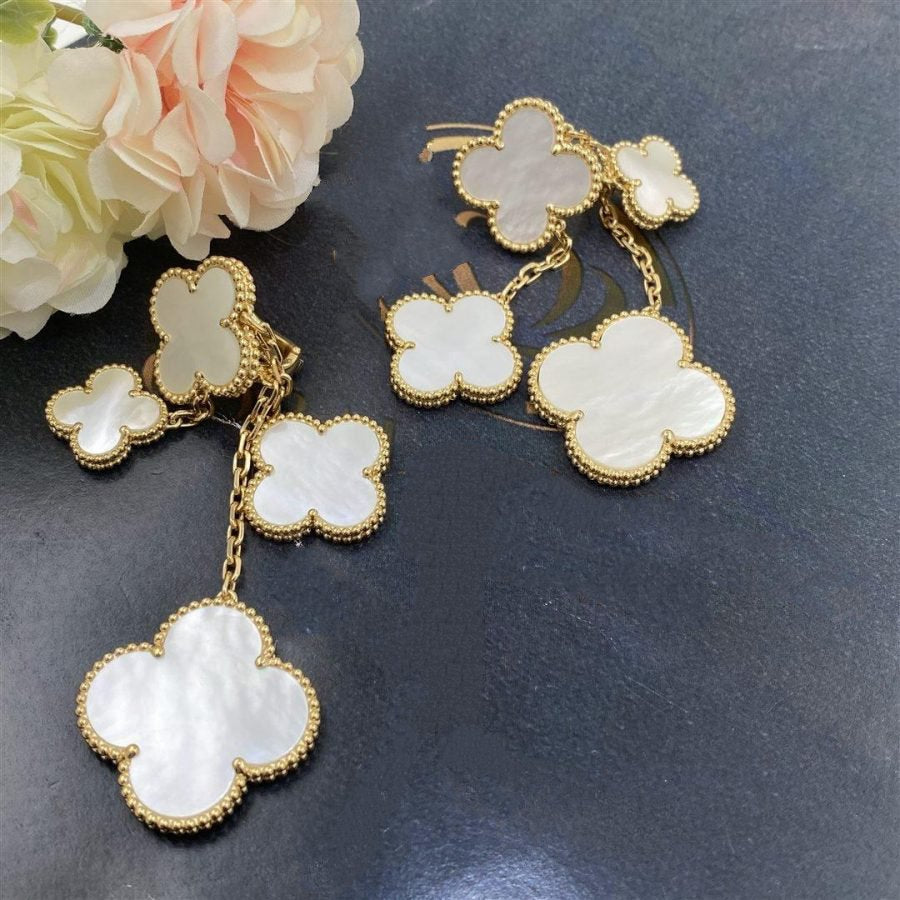 [Zalyn Jewelry ]CLOVER EARRINGS WHITE MOP 4 MOTIFS GOLD