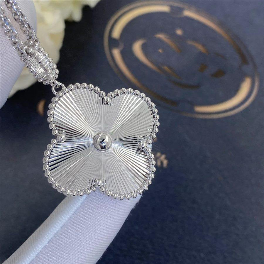 [Zalyn Jewelry ]CLOVER 25MM SILVER BIG CLOVER NECKLACE