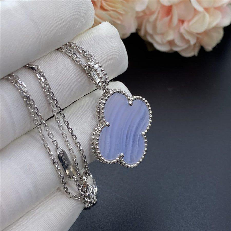[Zalyn Jewelry ]CLOVER SILVER CHALCEDONY BIG CLOVER NECKLACE