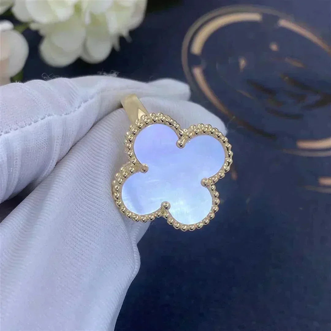 [Zalyn Jewelry ]CLOVER WHITE MOP RING