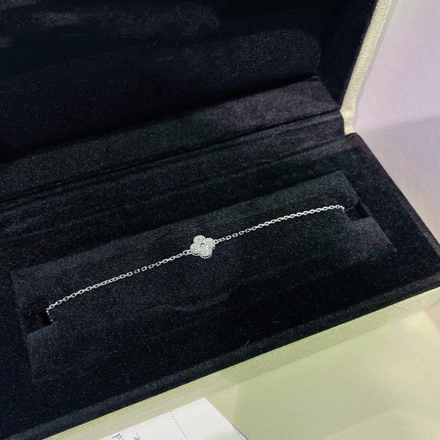 [Zalyn Jewelry ]CLOVER  SINGLE FLOWER BRACELET SILVER