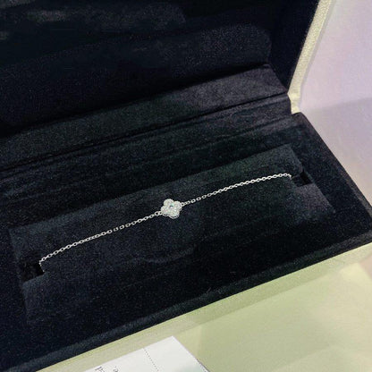 [Zalyn Jewelry ]CLOVER  SINGLE FLOWER BRACELET SILVER