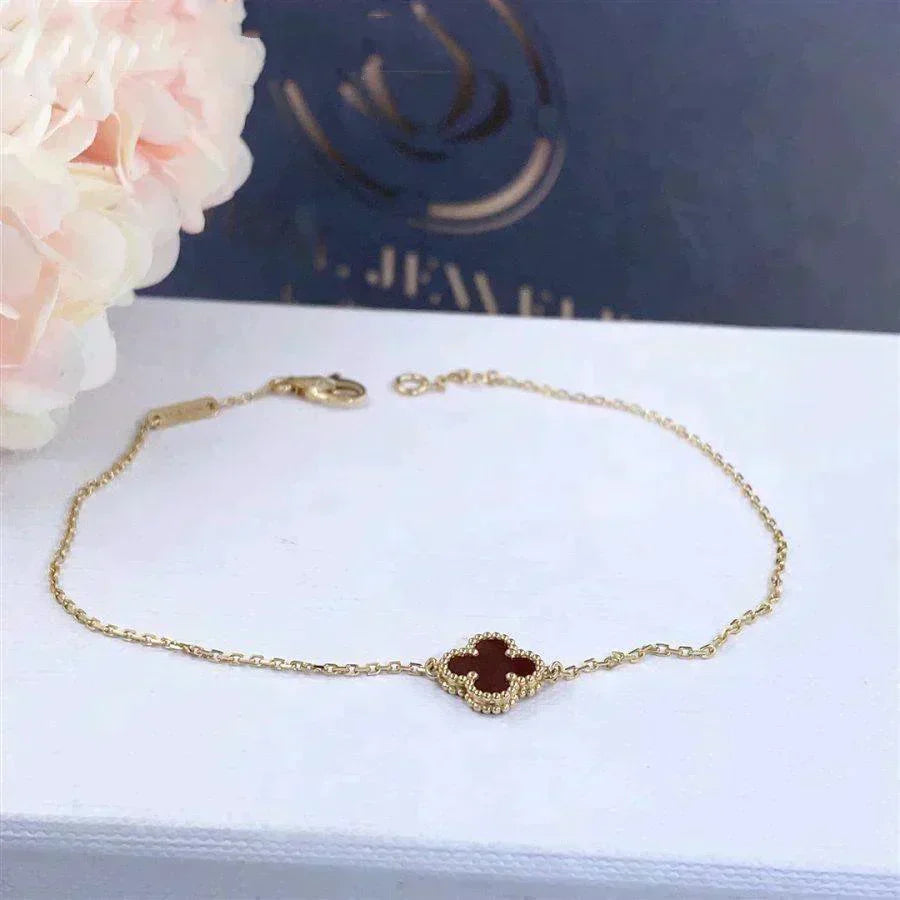 [Zalyn Jewelry ]CLOVER  CARNELIAN SINGLE FLOWER BRACELET