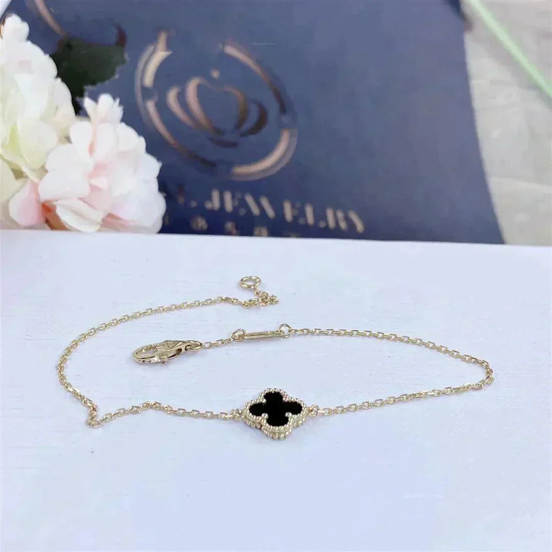 [Zalyn Jewelry ]CLOVER ONYX SINGLE FLOWER BRACELET