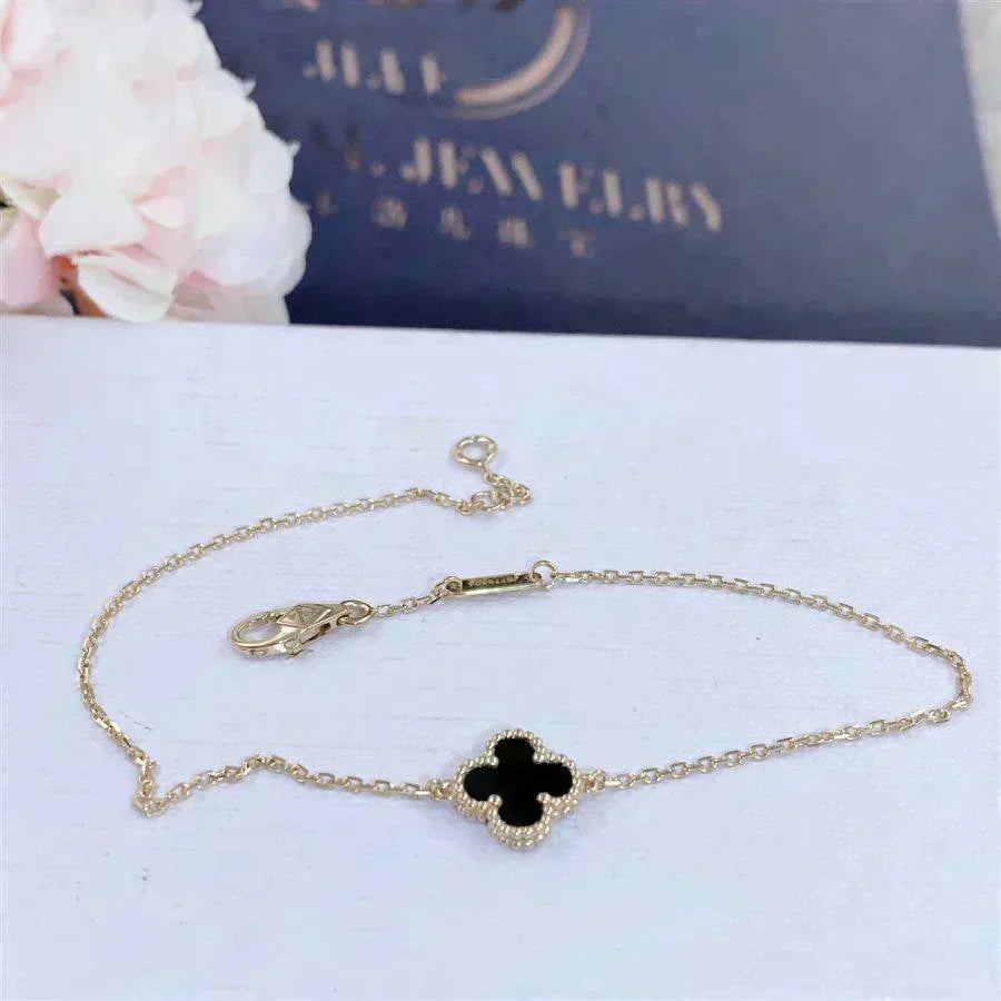[Zalyn Jewelry ]CLOVER ONYX SINGLE FLOWER BRACELET