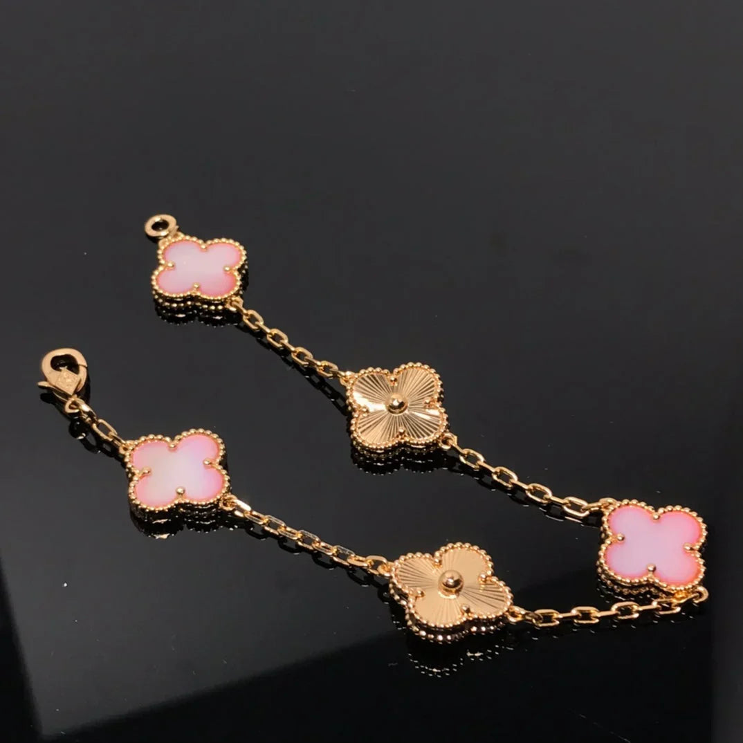 [Zalyn]LUCKY CLOVER 5-MOTIF BRACELET - PINK MOTHER-OF-PEARL COLLECTION