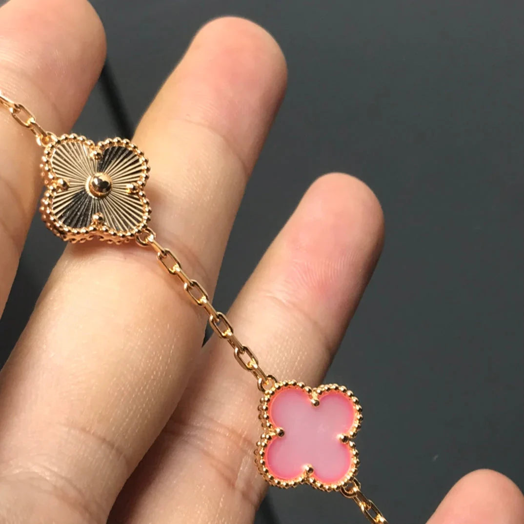 [Zalyn]LUCKY CLOVER 5-MOTIF BRACELET - PINK MOTHER-OF-PEARL COLLECTION