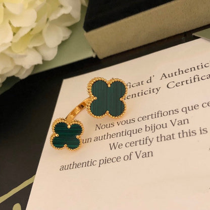 [Zalyn Jewelry ]CLOVER BETWEEN THE FINGER RING