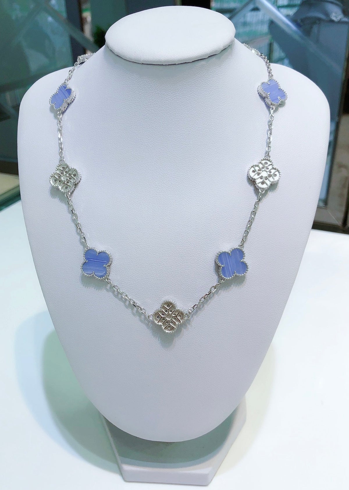 [Zalyn Jewelry ]CLOVER 10 MOTIFS CHALCEDONY DIAMONDS SILVER NECKLACE
