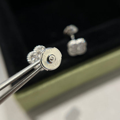 [Zalyn Jewelry ]CLOVER MINI DIAMOND STUD EARRINGS