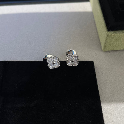 [Zalyn Jewelry ]CLOVER MINI DIAMOND STUD EARRINGS